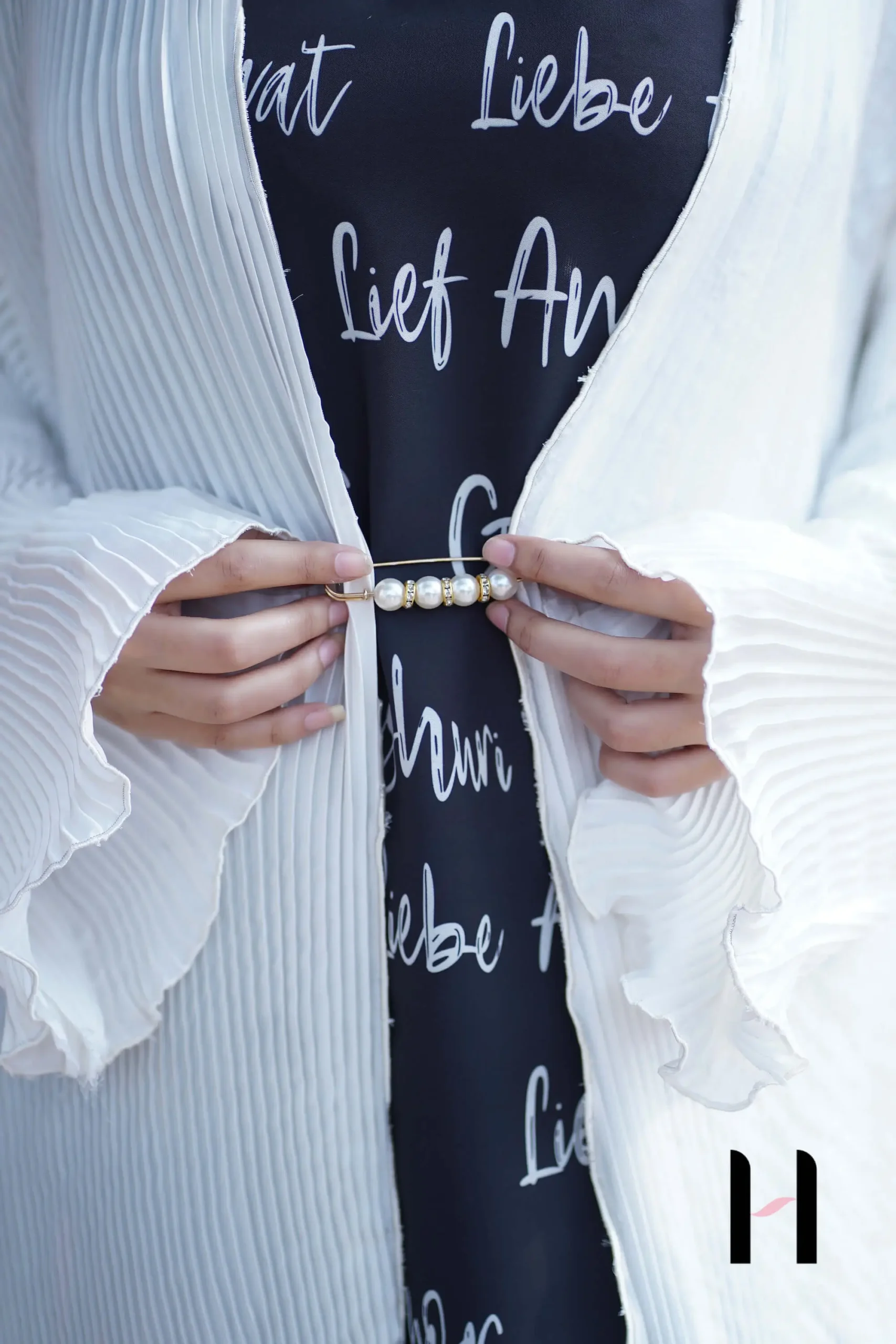 white pleated shrug White Pleated Shrug – close View